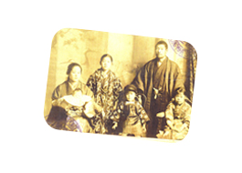 Arrival of the Okuyama family in Brazil. 1929. Mr. Kotaro (child in the middle)